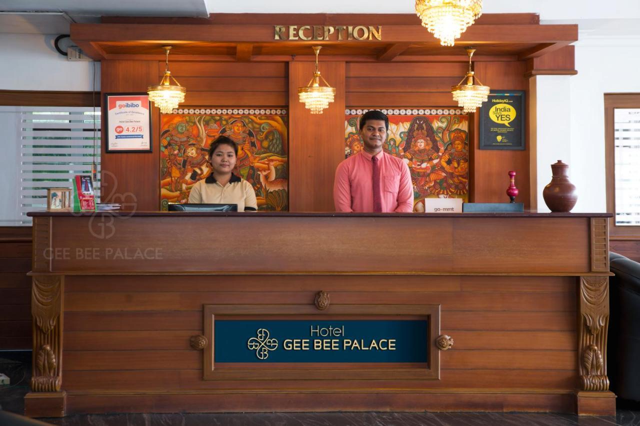 Gee Bee Palace Angamali Buitenkant foto