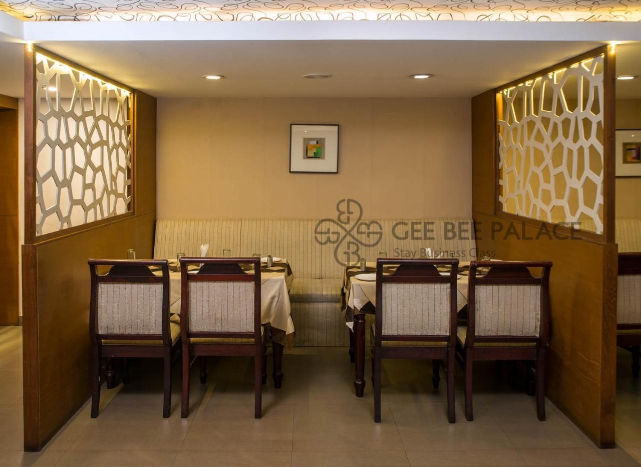 Gee Bee Palace Angamali Buitenkant foto